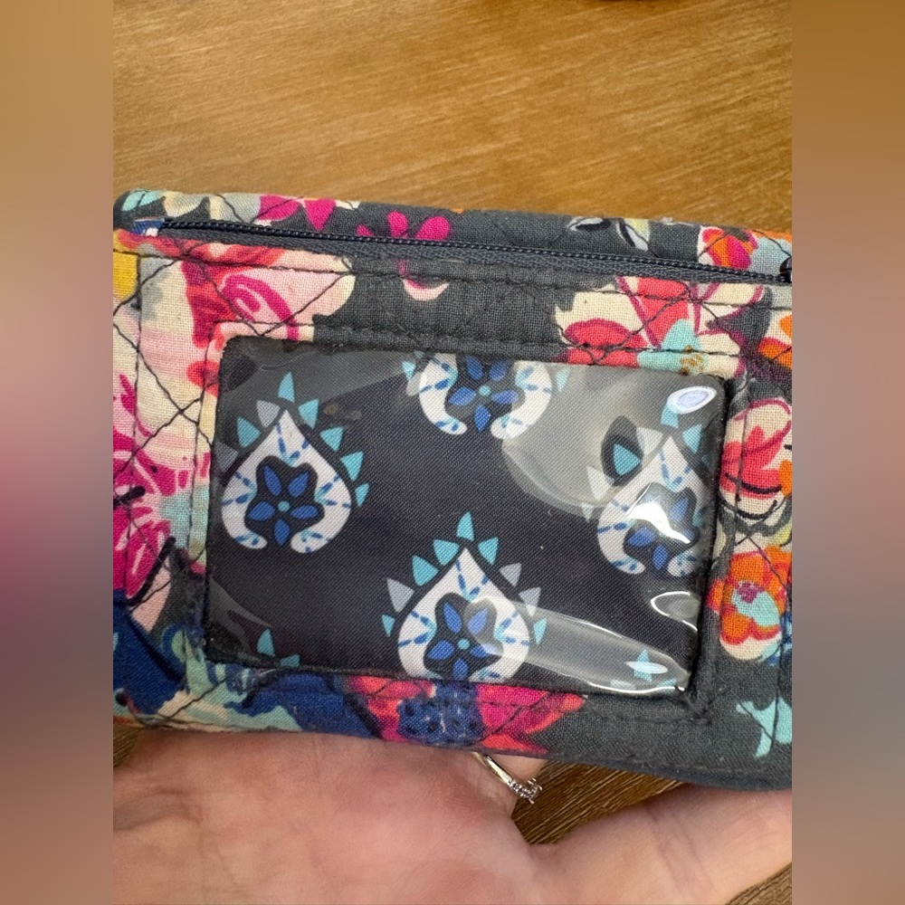 Vera Bradley Floral Quilted Wallet/ID Case in Gray and Pink - Picture 4 of 6